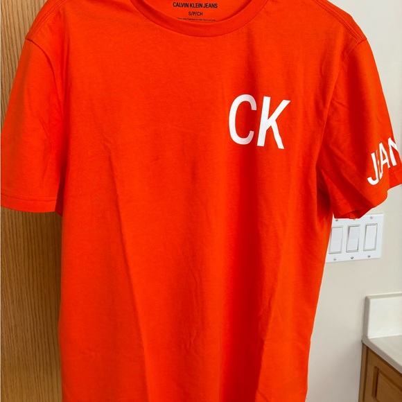 CALVIN KLEIN ORANGE T-SHIRT - NEW - SMALL - Picture 3 of 9